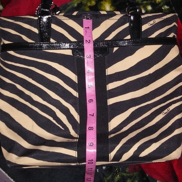 Coachbag - Picture 2 of 3